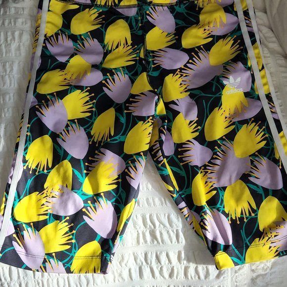 Adidas Bike Shorts, Medium Marimekko style - Picture 2 of 3